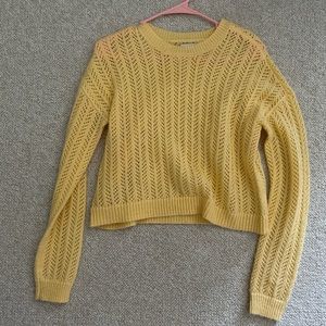 YELLOW SWEATER!
